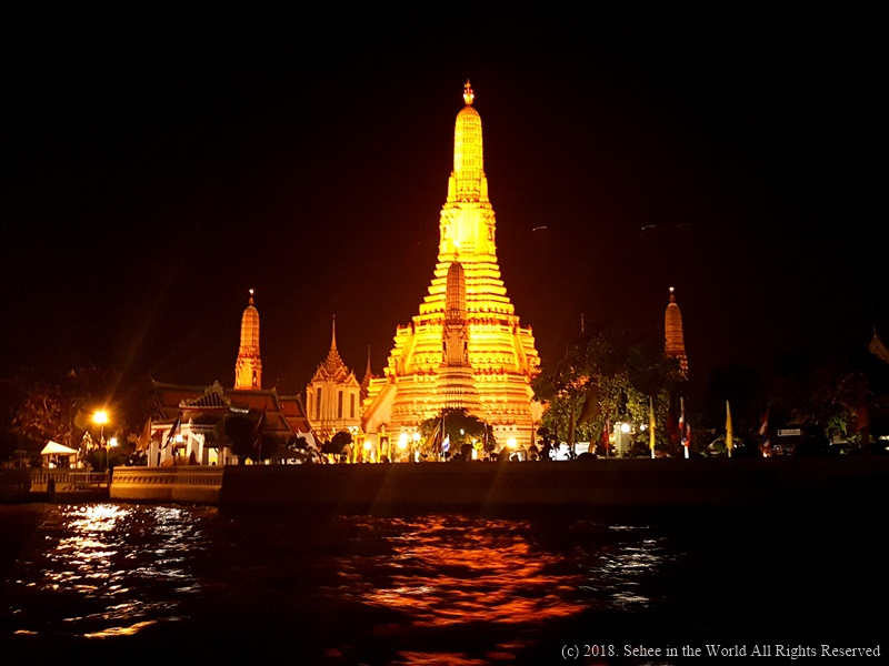 #2 Things to do in Bangkok: Wat Arun at night - Sehee in the World