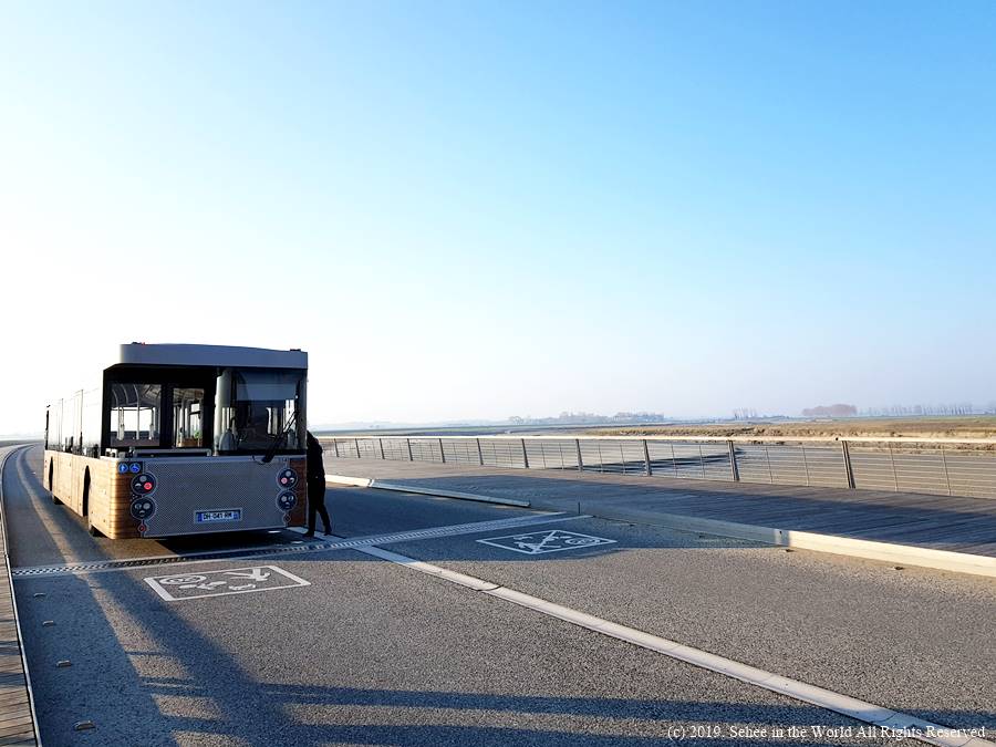 Shuttle bus that runs reguarly in Mont Saint Michel - Sehee in the World blog