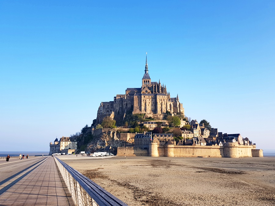 Mont Saint-Michel - the inspiration for the design of Minas Tirith