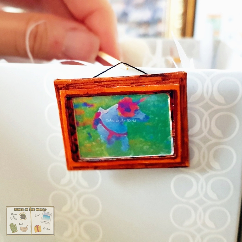 Creative DIY gift ideas - handmade miniature items for doll's house: a photo frame with a personal photo to display on doll's house wall-Sehee in the World